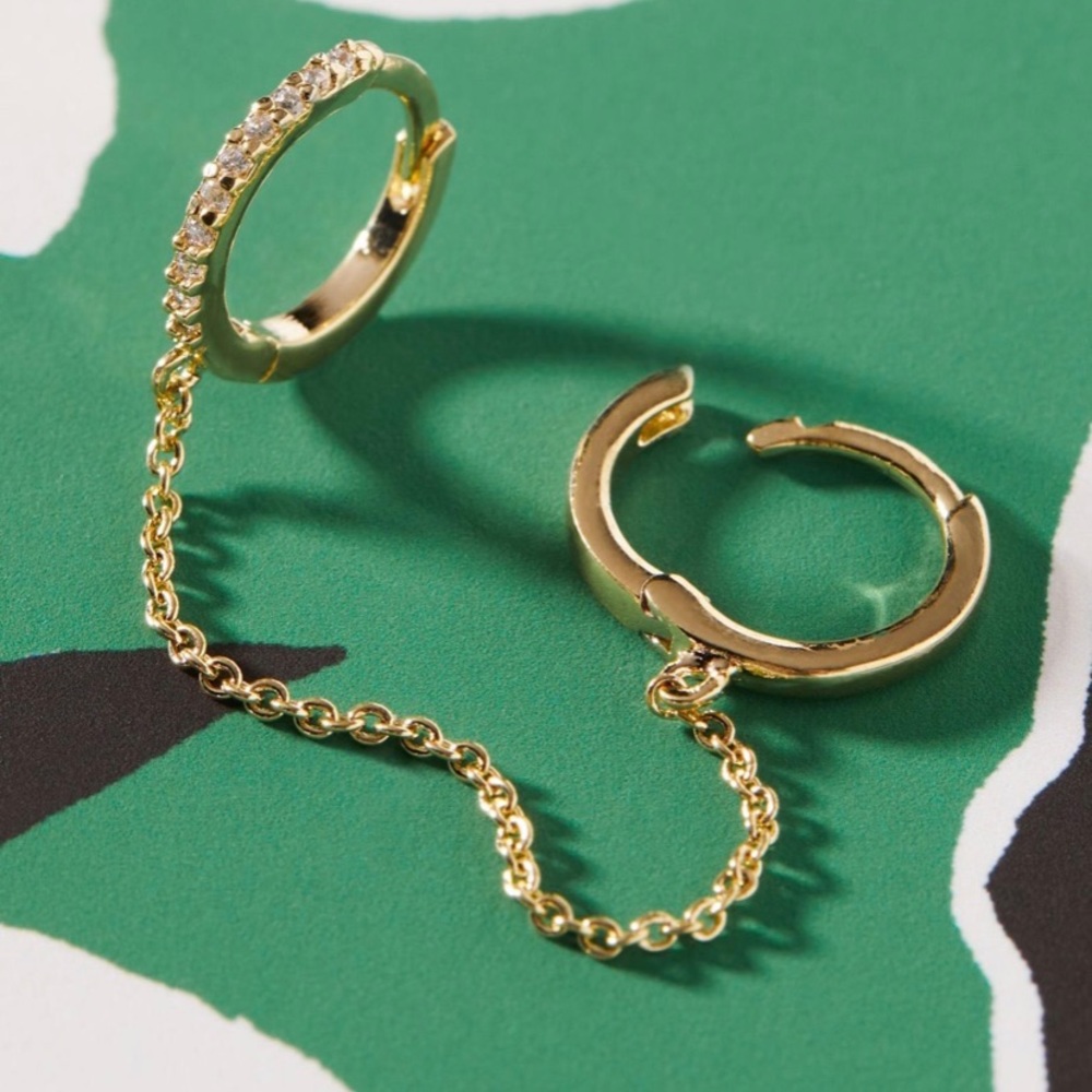 NWT Louisa Huggie hoop chain earbcuff